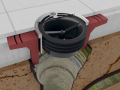 Grafika-przedstawiajaca-montaz-syfonu-green-drain-we-wpuscie-podlogowym---przekroj..png